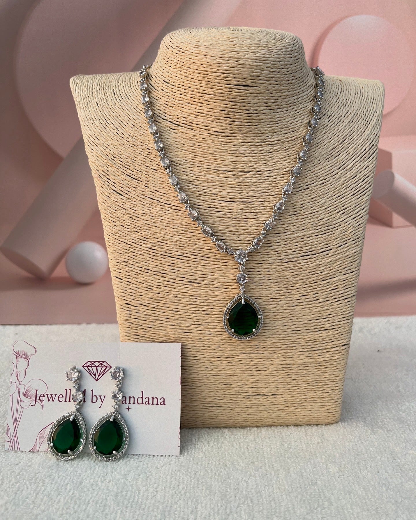 Ananya Emerald Necklace