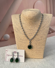 Ananya Emerald Necklace