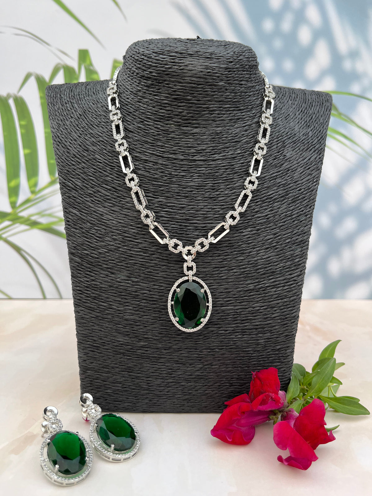 Sharanya Emerald Necklace